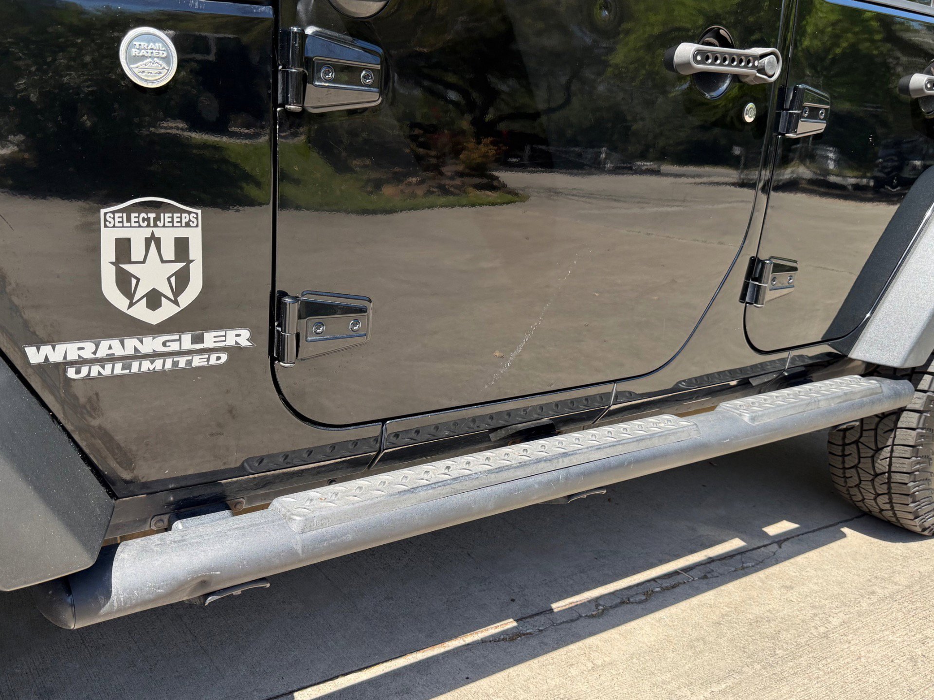 Used 2011 Jeep Wrangler Unlimited Rubicon w/ Connectivity Group image 9