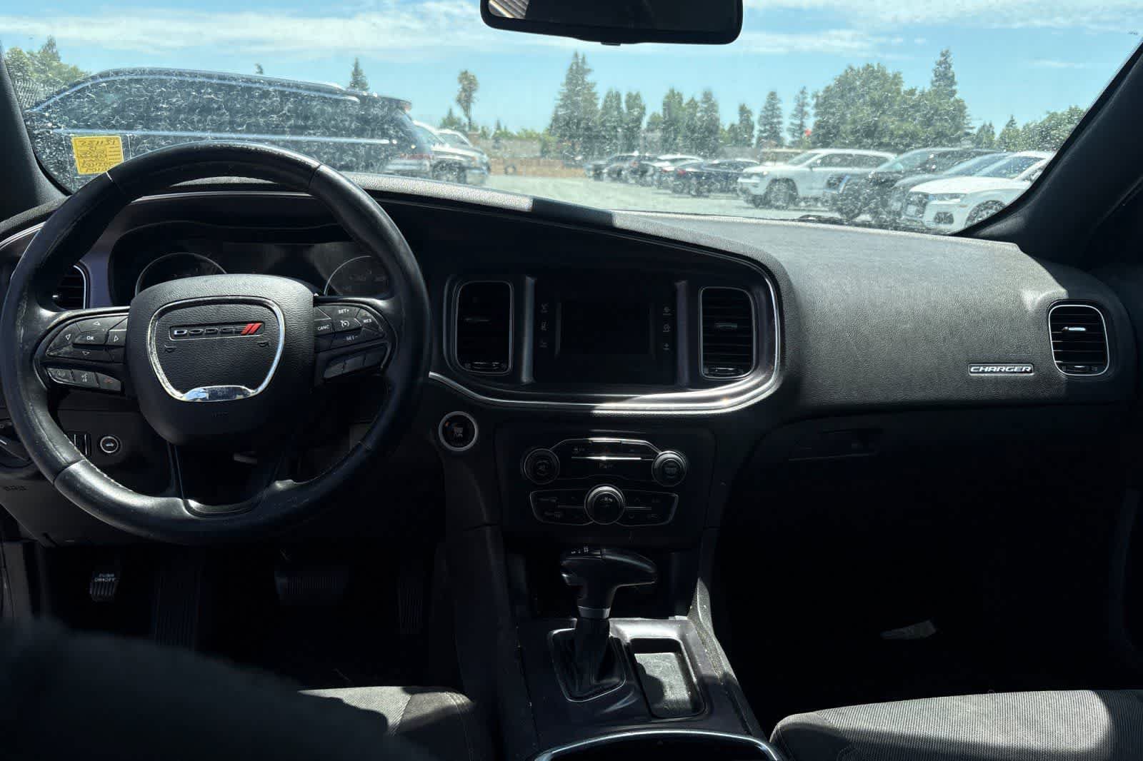 Used 2015 Dodge Charger SE w/ Popular Equipment Group RWD image 4