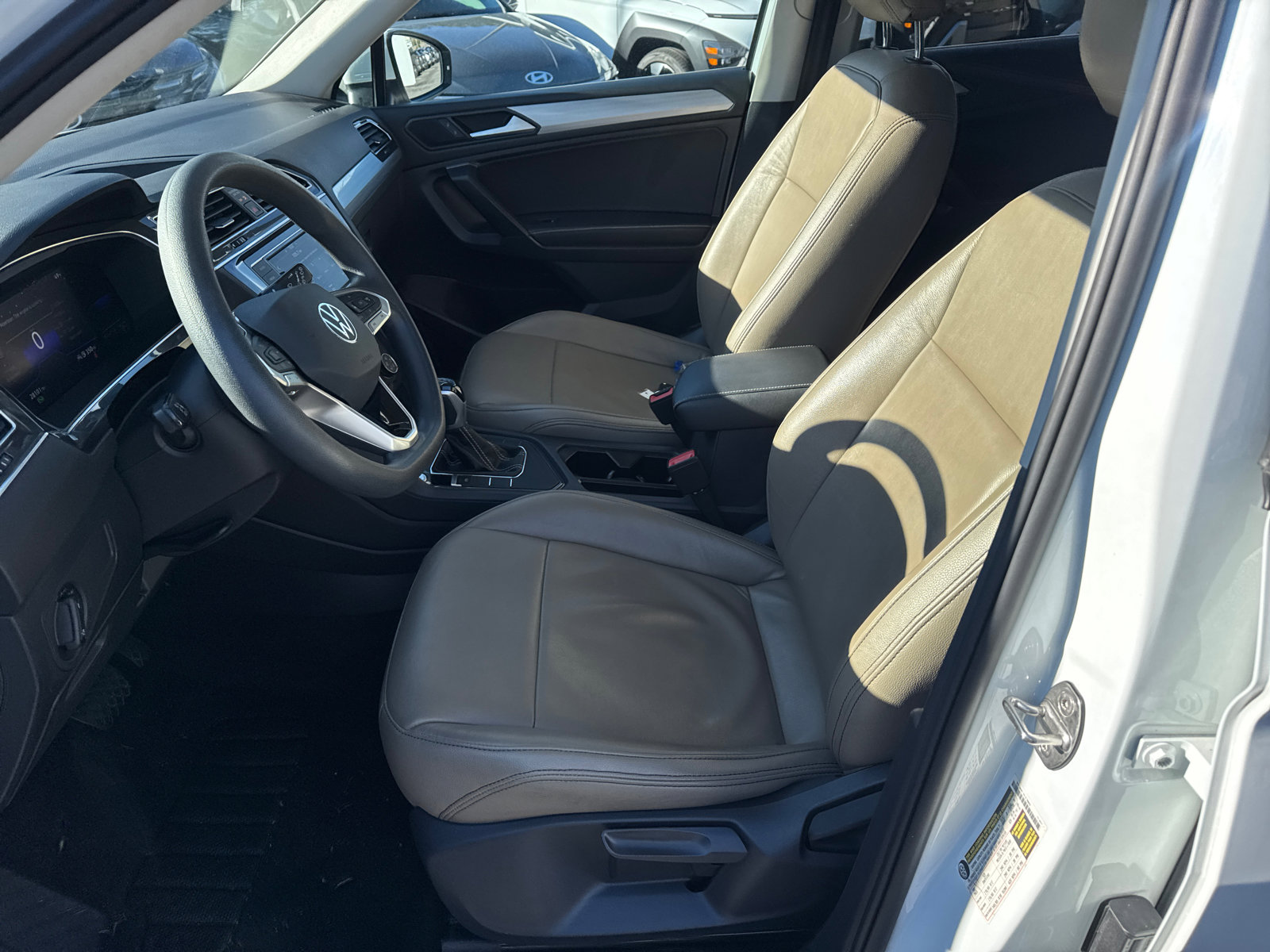 Used 2022 Volkswagen Tiguan S image 9