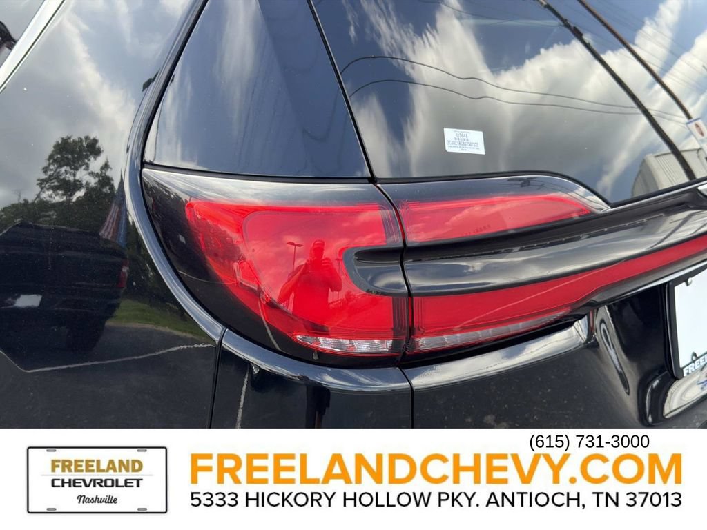 Used 2025 Chrysler Pacifica Select FWD image 12