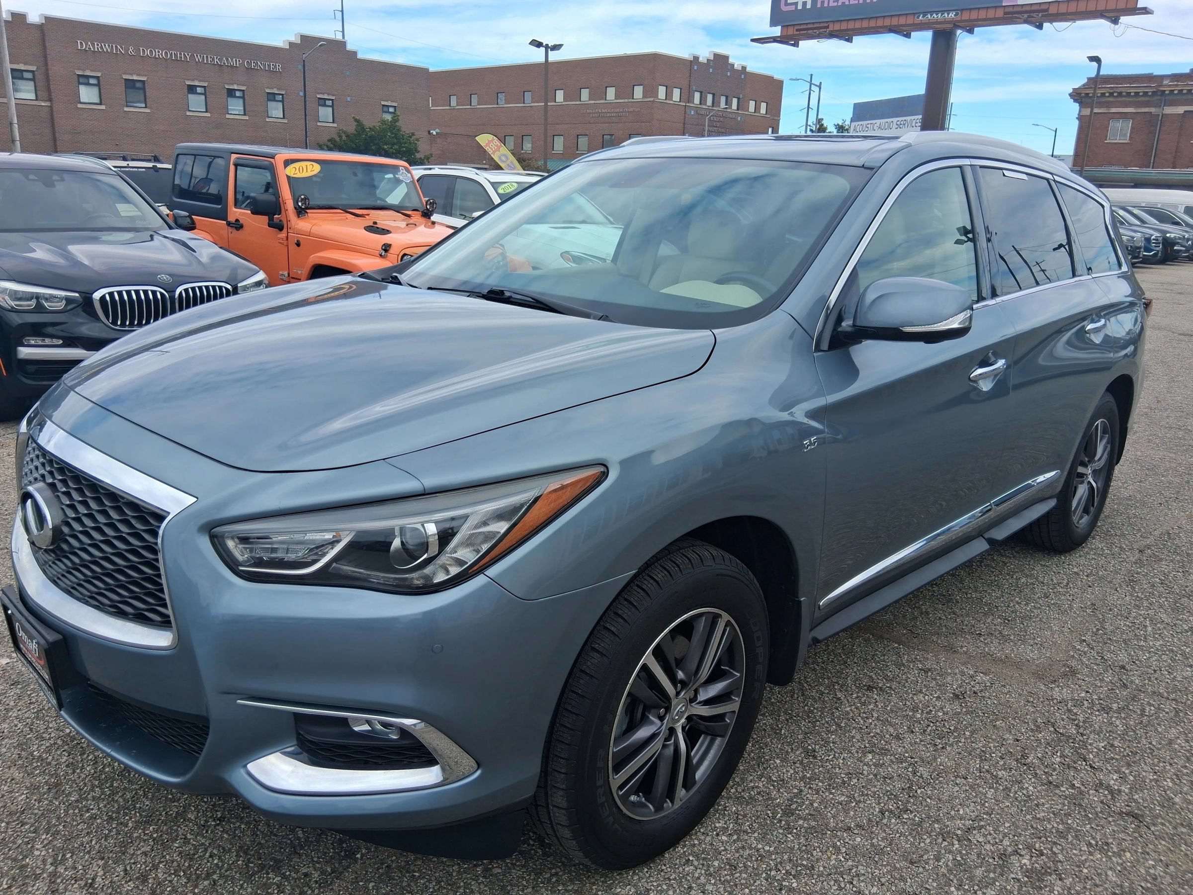 Used 2018 INFINITI QX60 Luxe w/ Premium Plus Package AWD/4WD image 3