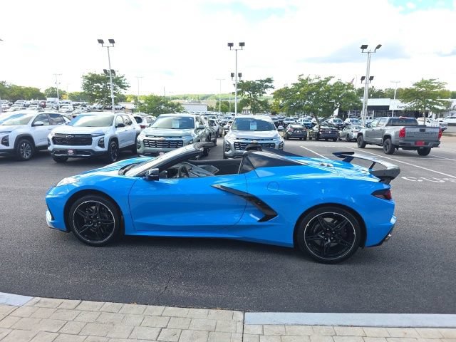 Used 2022 Chevrolet Corvette Stingray Preferred Conv w/ Z51 Performance Package RWD image 5