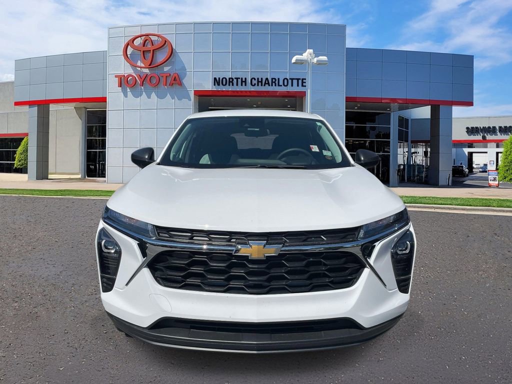 Used 2024 Chevrolet Trax LS w/ Driver Confidence Package FWD image 9