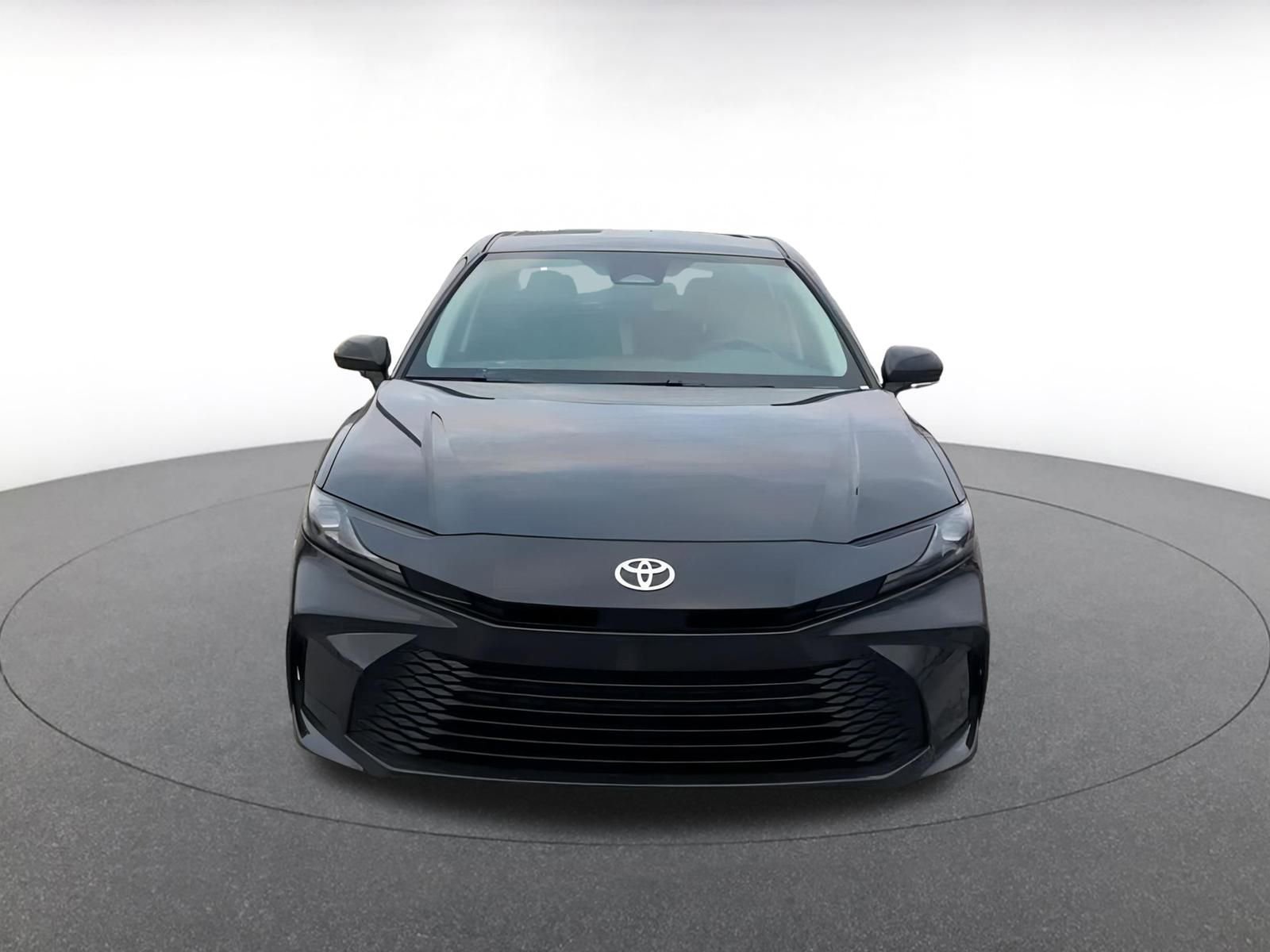 Used 2025 Toyota Camry LE image 4