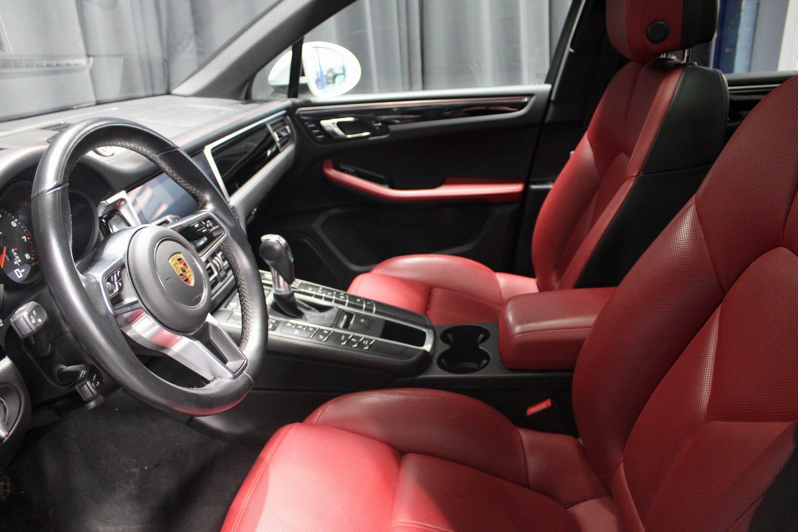 Certified 2021 Porsche Macan image 25