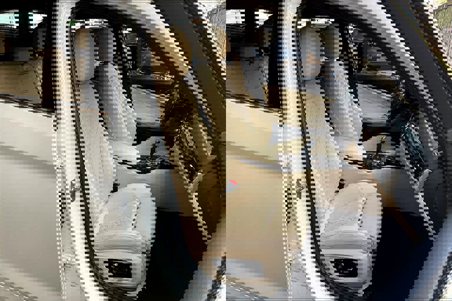 Used 2023 BMW 530i w/ Convenience Package RWD image 8