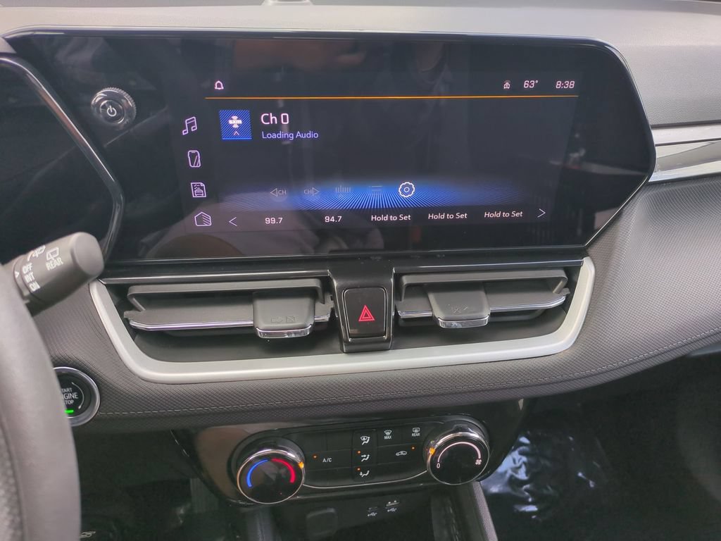 Used 2025 Chevrolet TrailBlazer LT AWD/4WD image 18