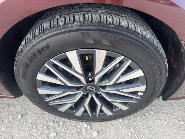 Used 2025 Nissan Altima 2.5 SV FWD image 22