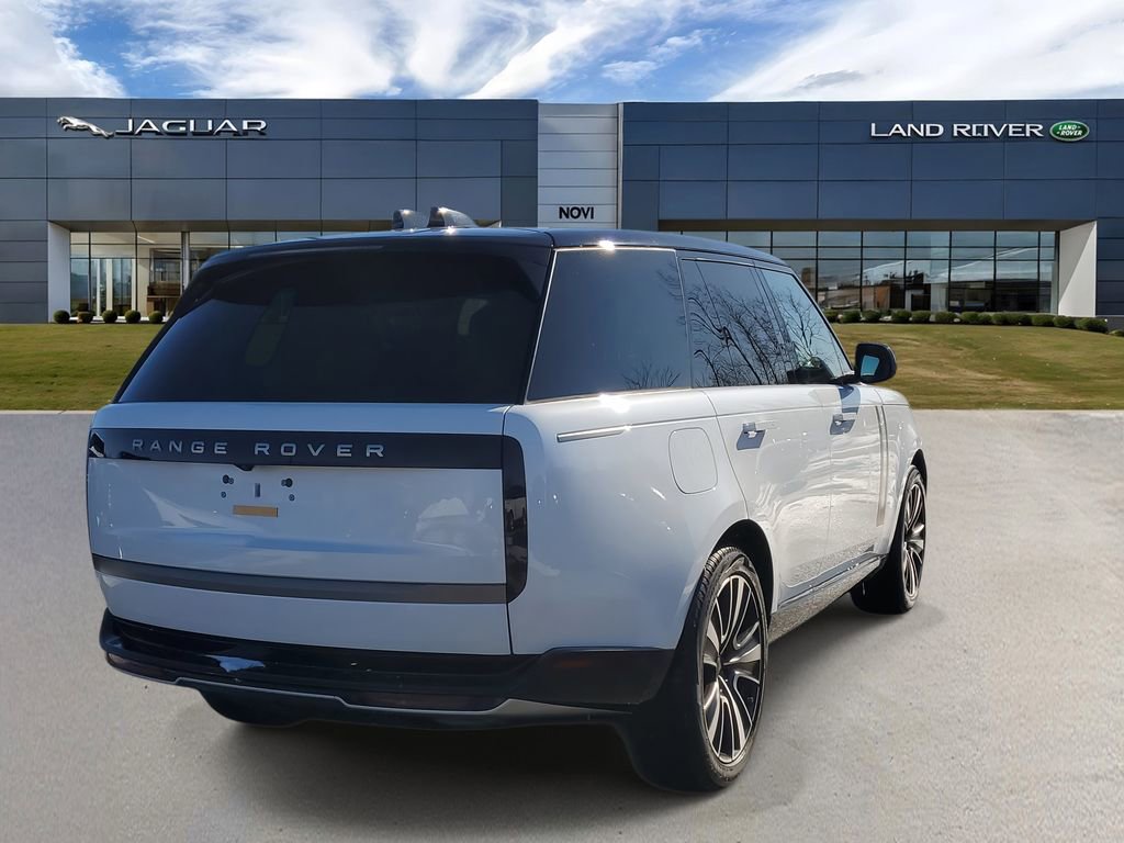 New 2026 Land Rover Range Rover SE image 3