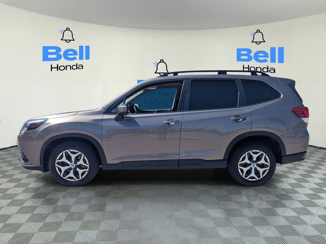Used 2022 Subaru Forester Premium image 2