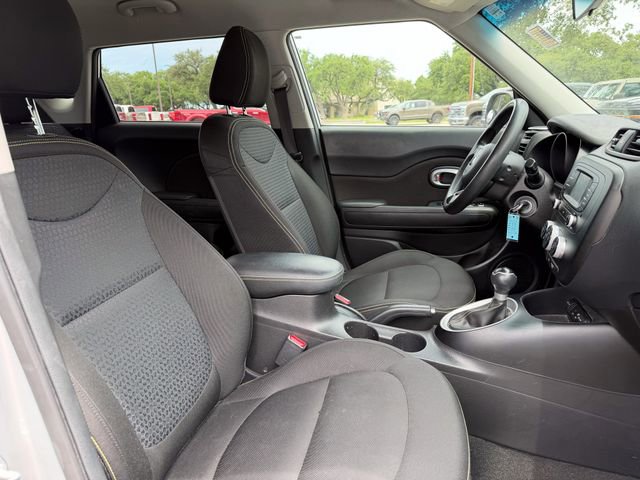 Used 2016 Kia Soul + FWD image 13