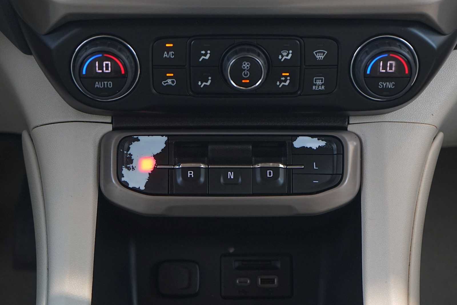 Used 2023 GMC Acadia Denali FWD image 21