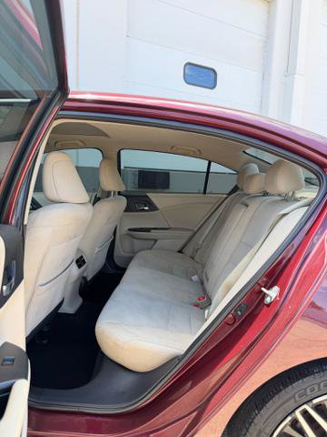 Used 2016 Honda Accord EX image 11
