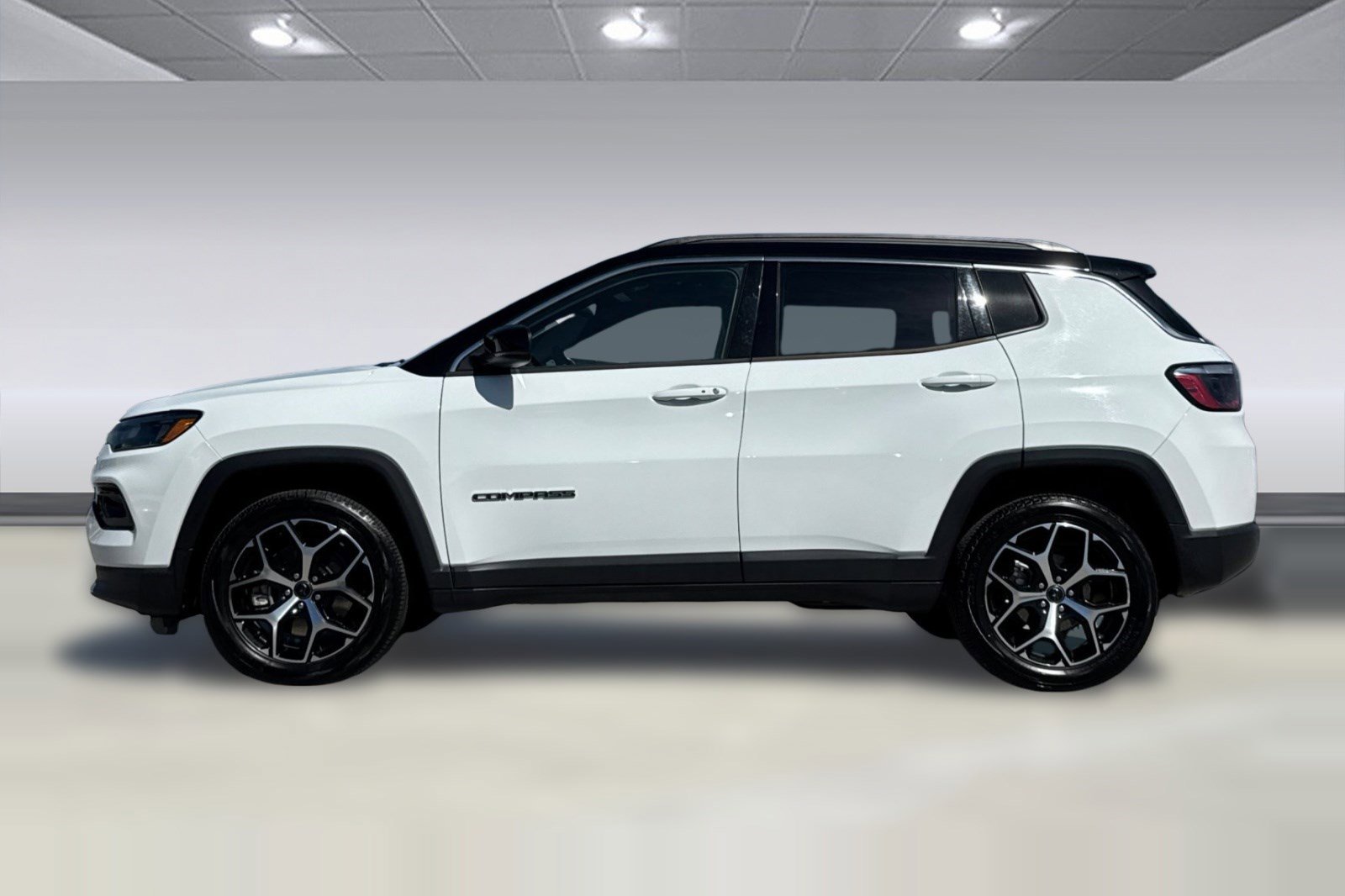 Used 2025 Jeep Compass Limited image 6