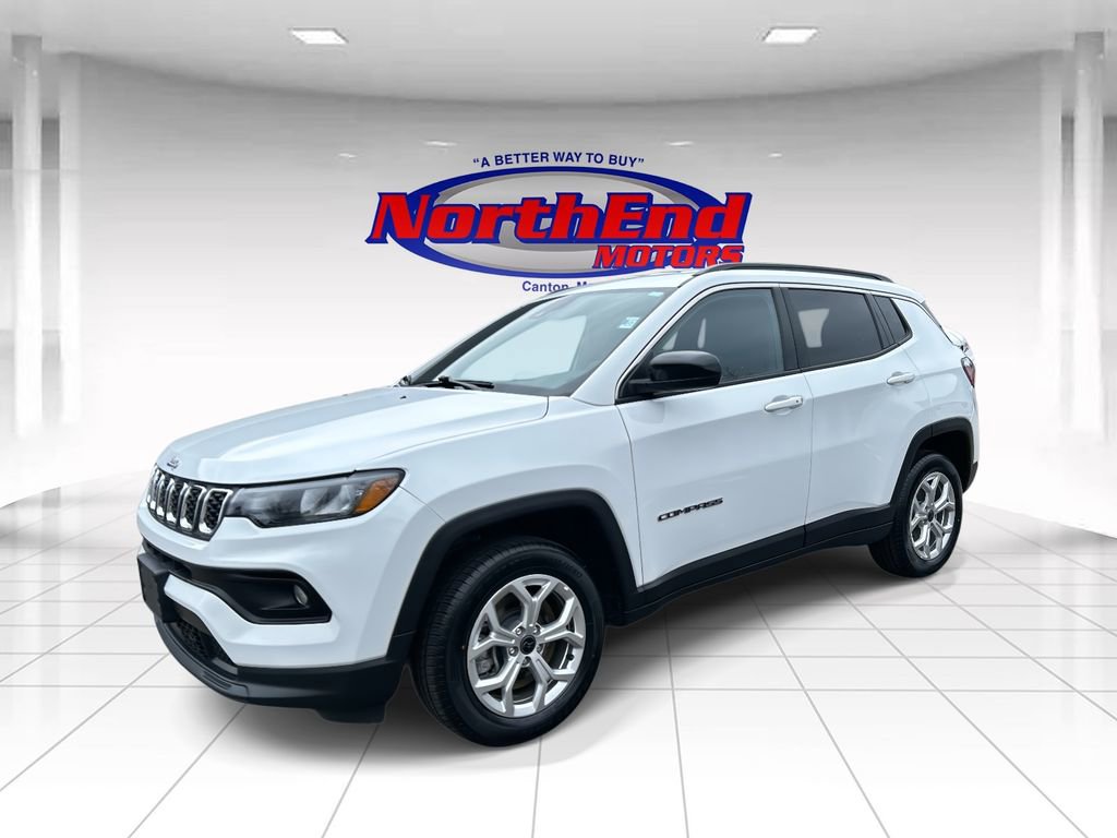 Used 2025 Jeep Compass Latitude AWD/4WD image 7