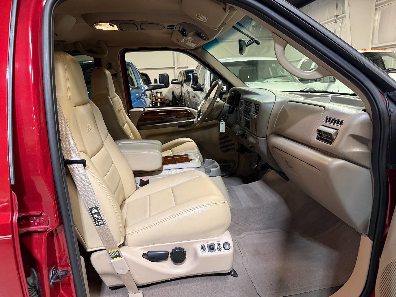 Used 2002 Ford Excursion Limited image 29