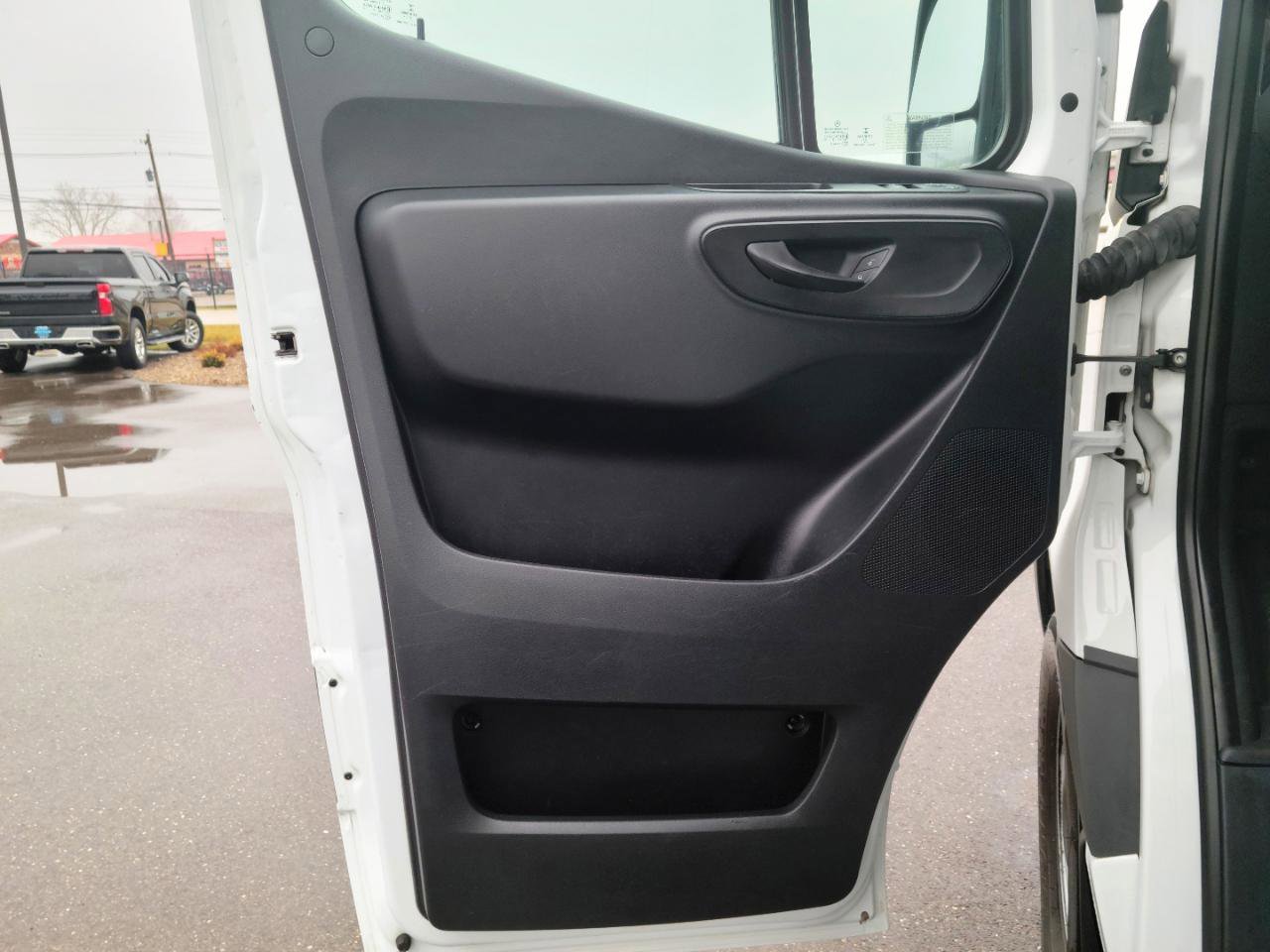 Used 2022 Mercedes-Benz Sprinter 1500 image 8