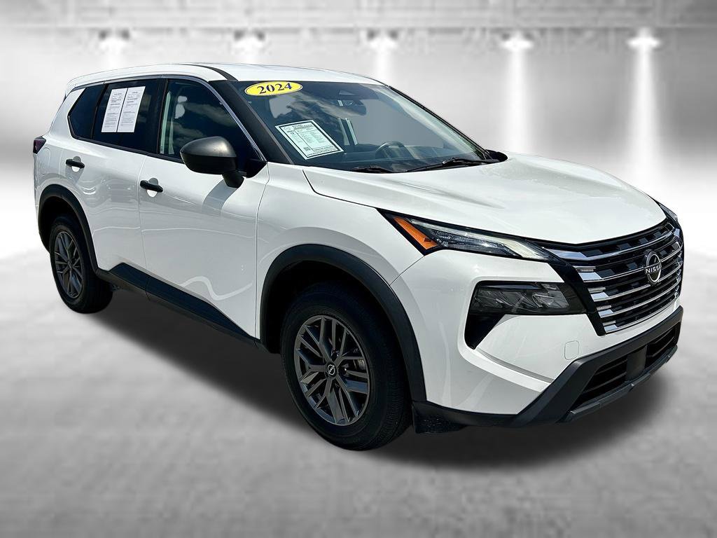 Certified 2024 Nissan Rogue S FWD image 3