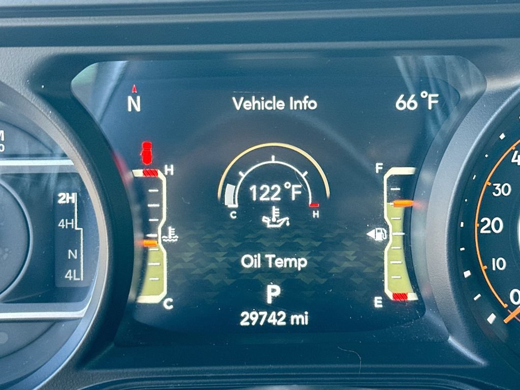 Used 2025 Jeep Wrangler Unlimited Sahara AWD/4WD image 12