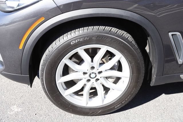Used 2021 BMW X5 xDrive40i w/ Convenience Package AWD/4WD image 13