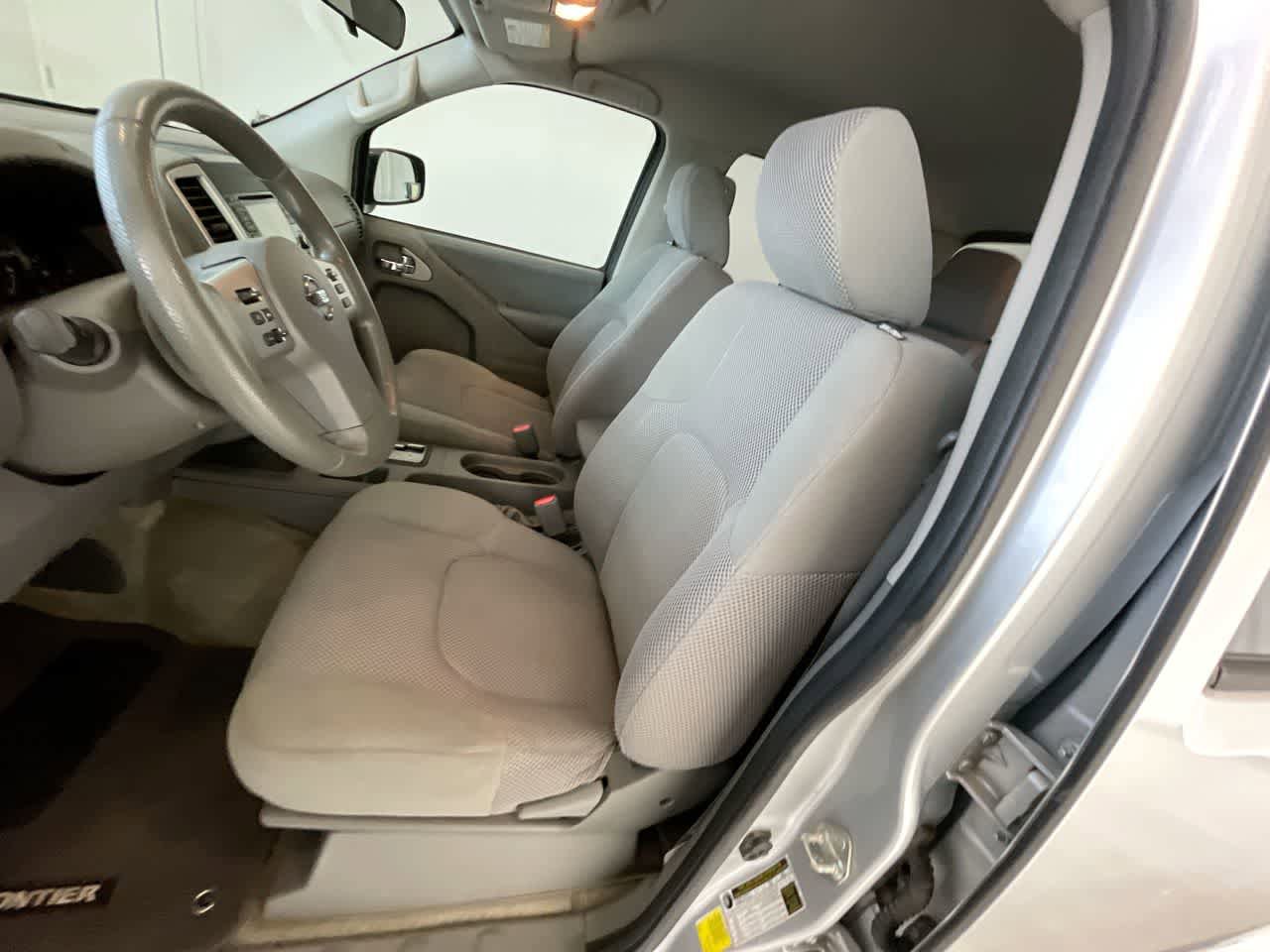 Used 2017 Nissan Frontier SV AWD/4WD image 11