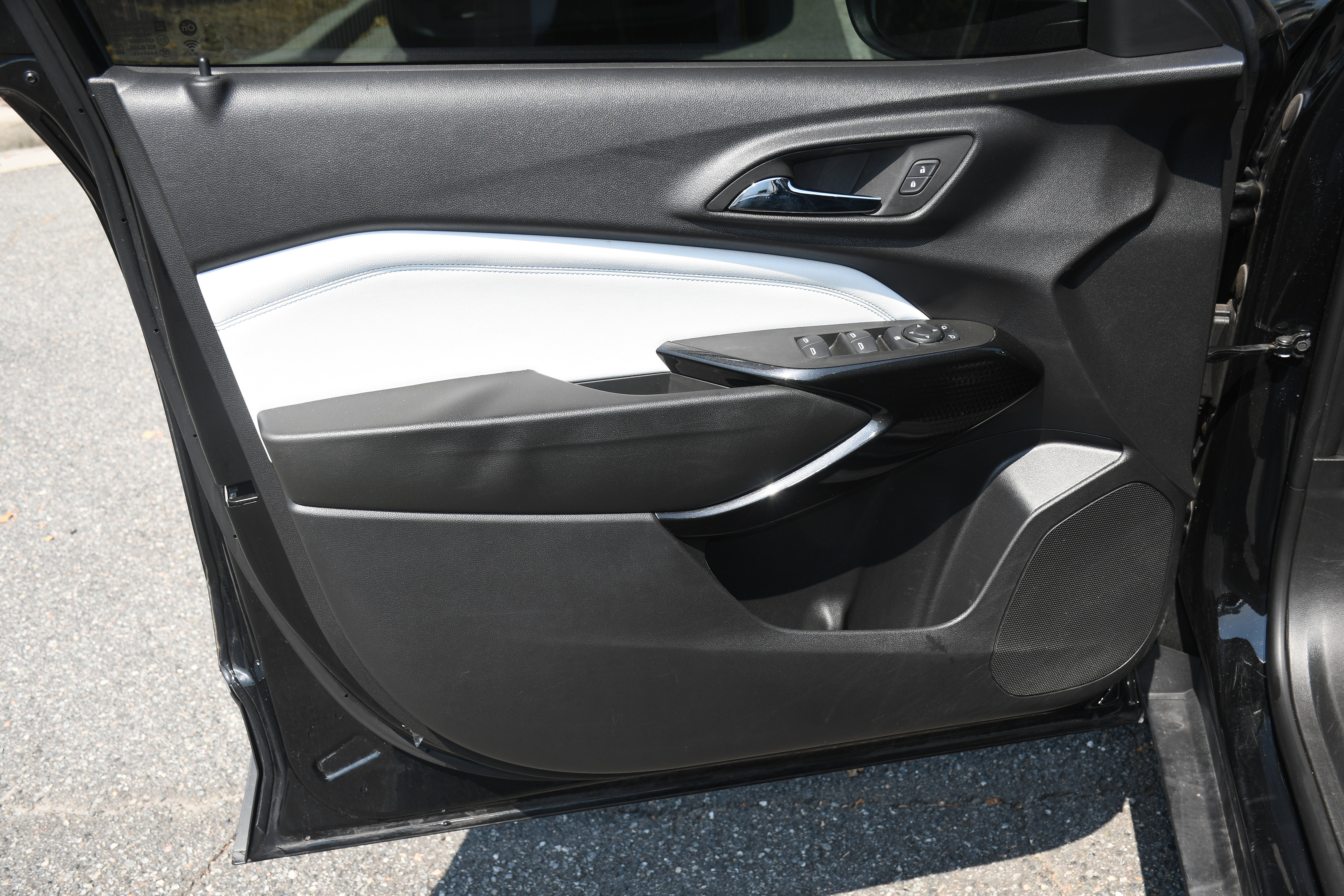 Used 2024 Chevrolet Trax LT w/ Driver Confidence Package image 9