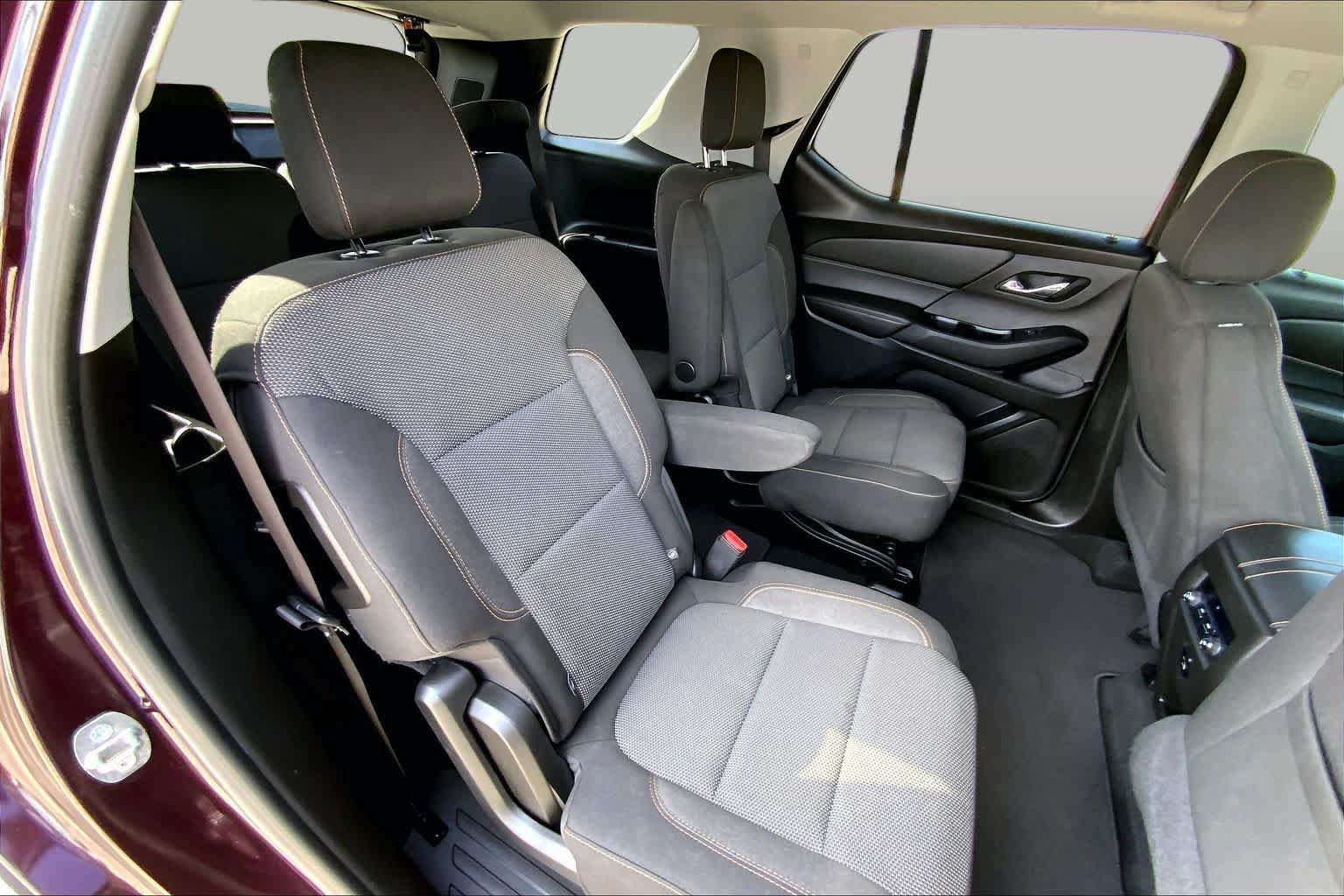 Used 2018 Chevrolet Traverse LT FWD image 19
