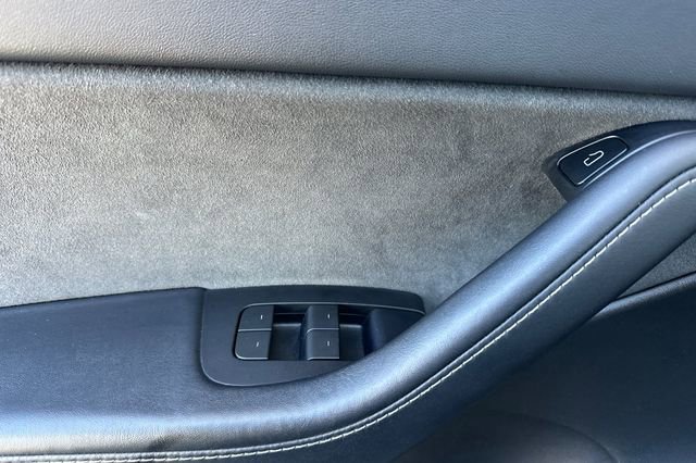 Used 2022 Tesla Model Y Performance AWD/4WD image 12