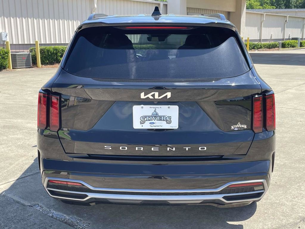 Used 2022 Kia Sorento S FWD image 4