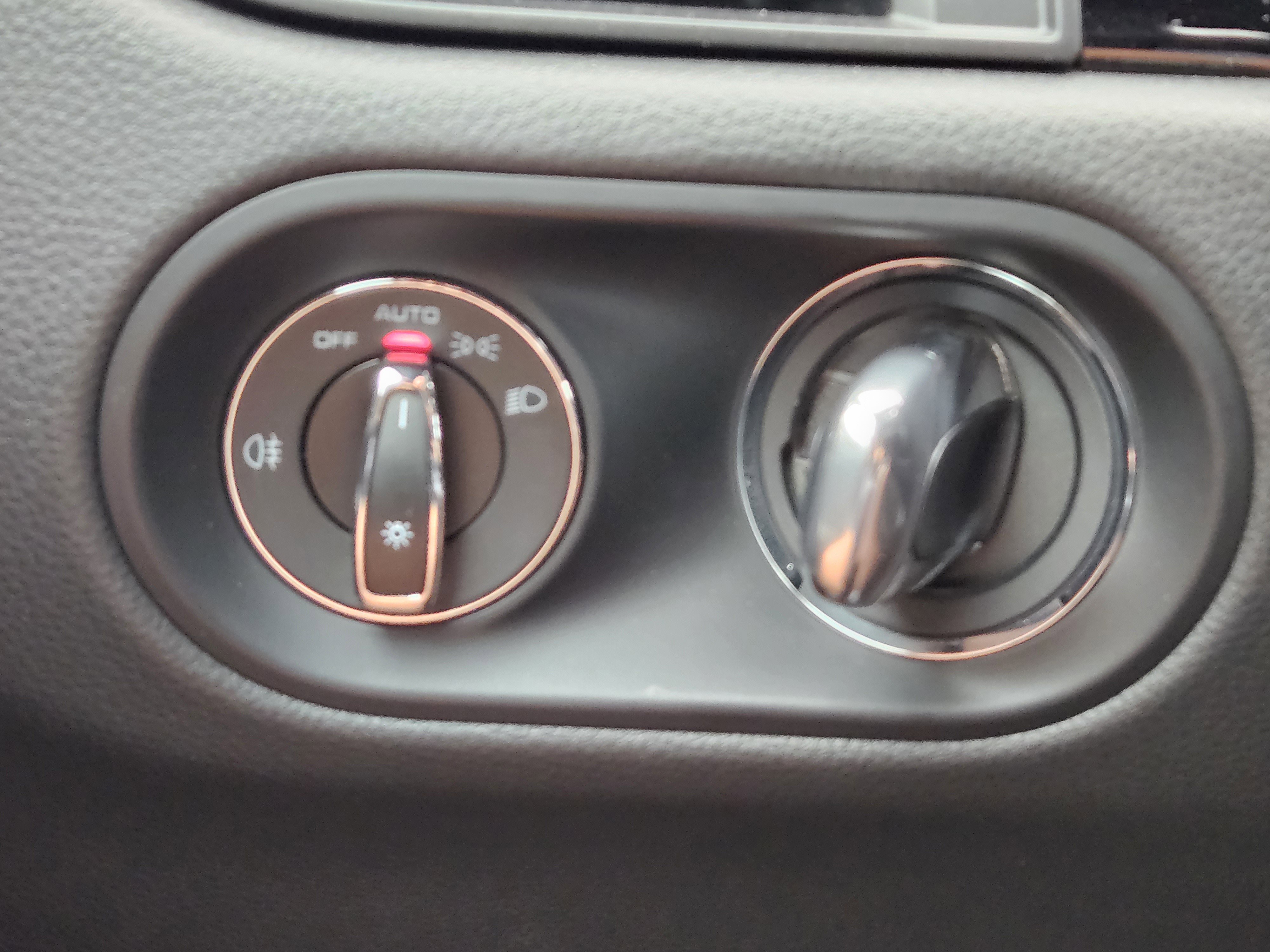 Used 2026 Porsche Macan image 21