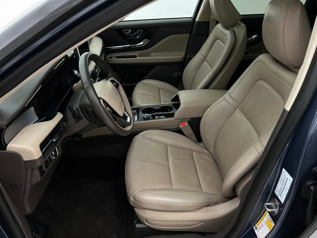 Used 2022 Lincoln Corsair AWD w/ Premium Package image 12