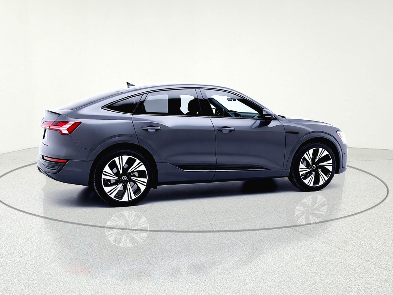 Used 2024 Audi Q8 e-tron Prestige w/ Prestige Package image 13