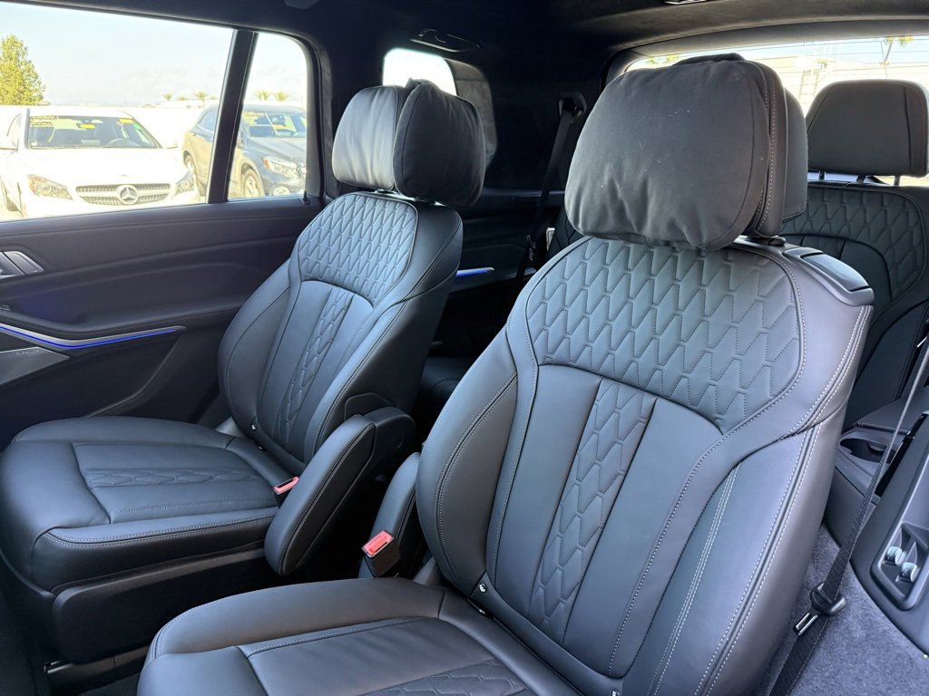 Used 2025 BMW ALPINA XB7 image 15