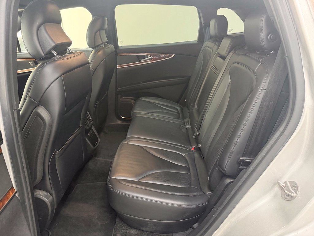 Used 2018 Lincoln MKX Select w/ Select Plus Package AWD/4WD image 12