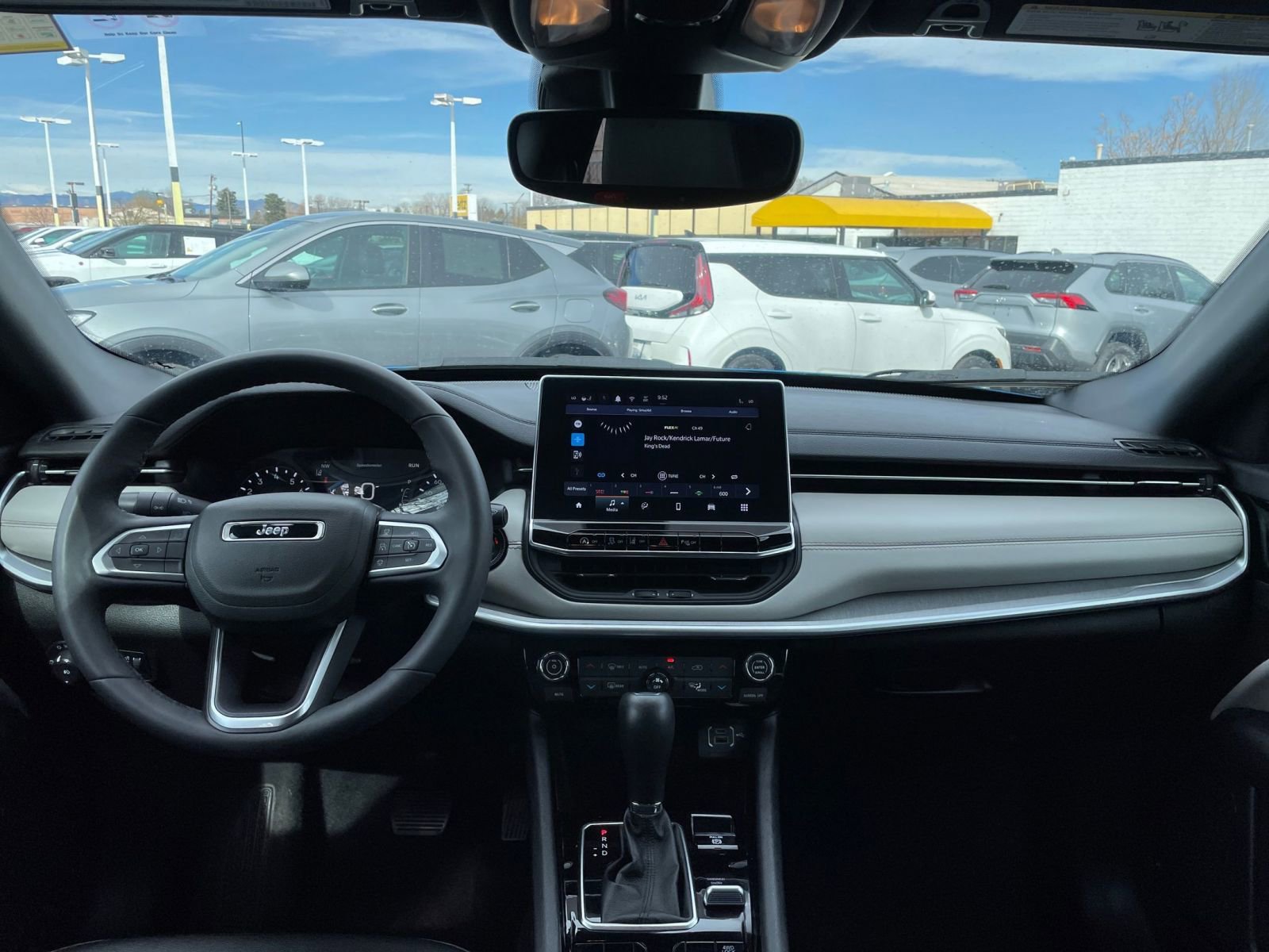 Used 2025 Jeep Compass Limited image 34