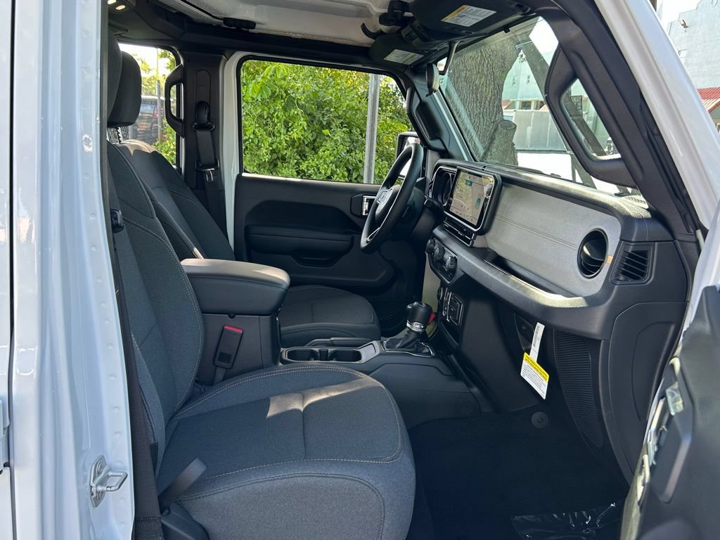 Used 2025 Jeep Wrangler Unlimited Sport AWD/4WD image 26