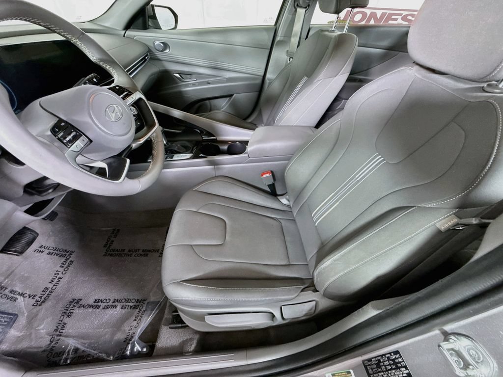 Certified 2024 Hyundai Elantra SEL w/ Convenience Package FWD image 27