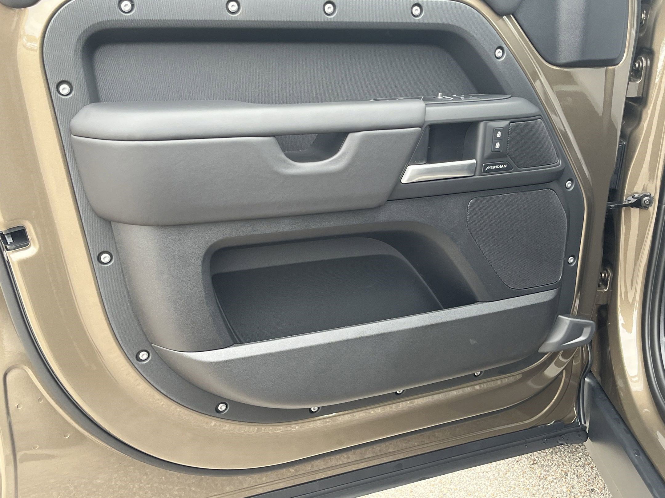 Used 2025 Land Rover Defender 110 S image 19