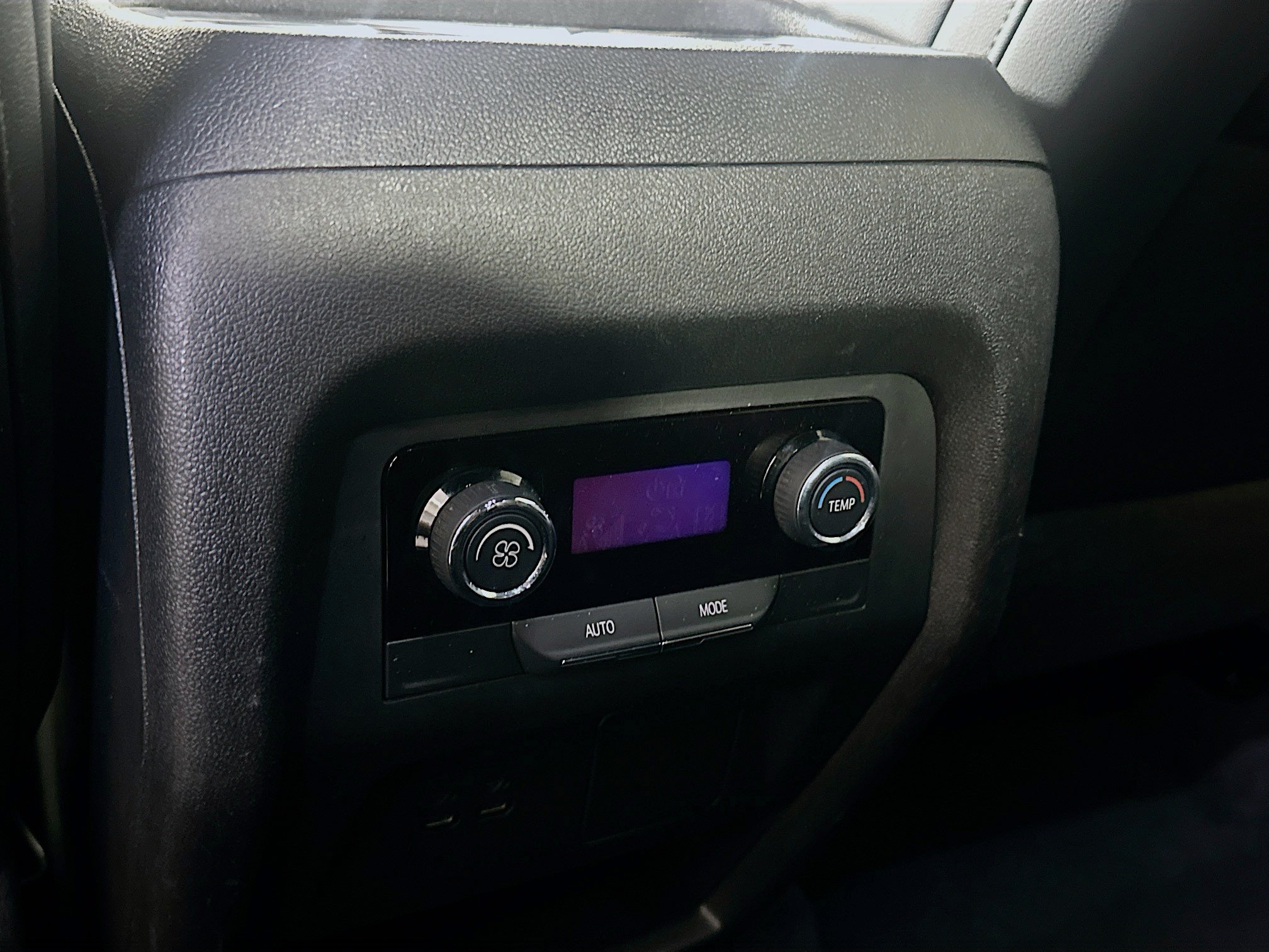 Used 2025 Chevrolet Traverse LT FWD image 27