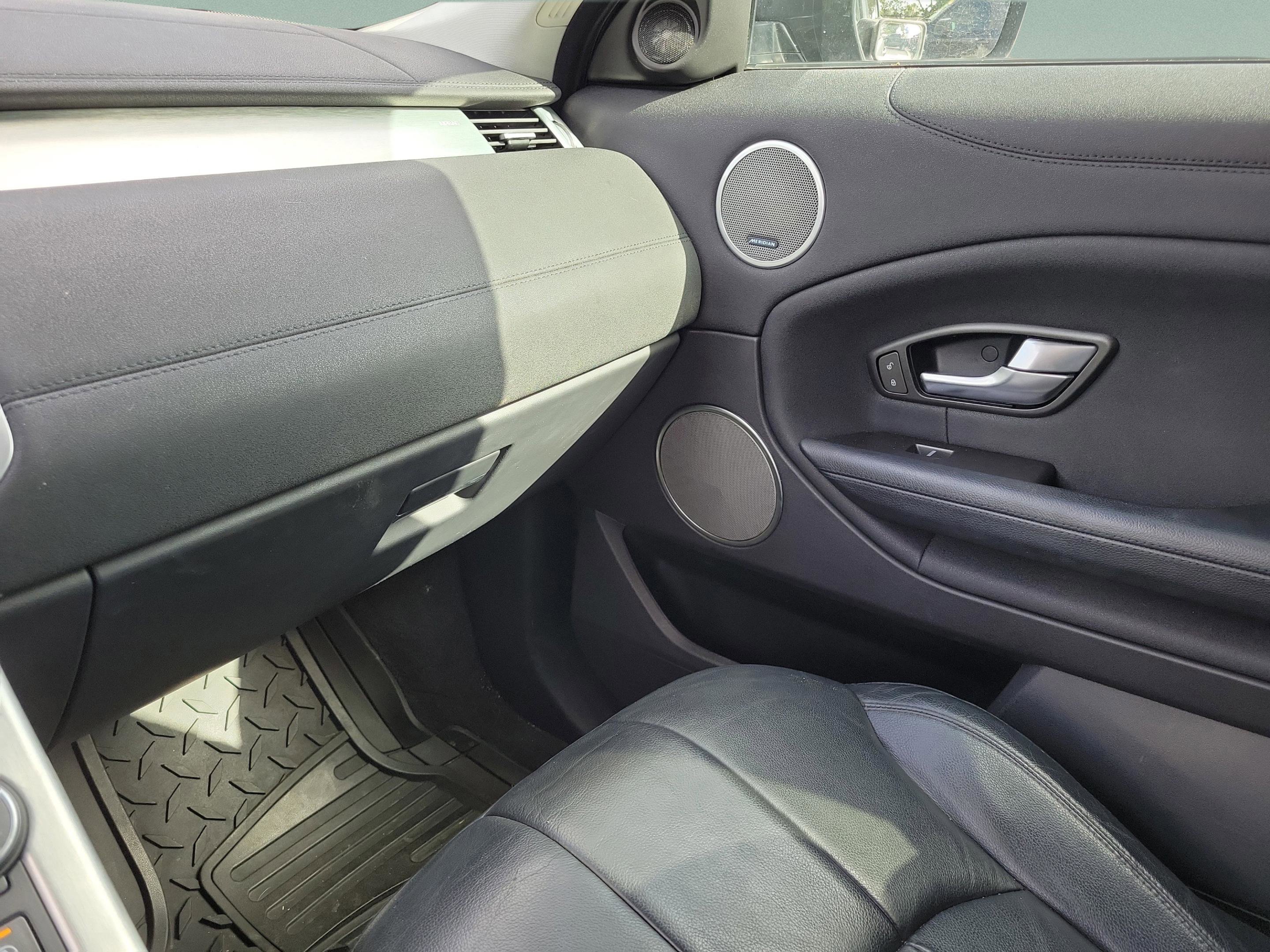 Used 2017 Land Rover Range Rover Evoque SE AWD/4WD image 22