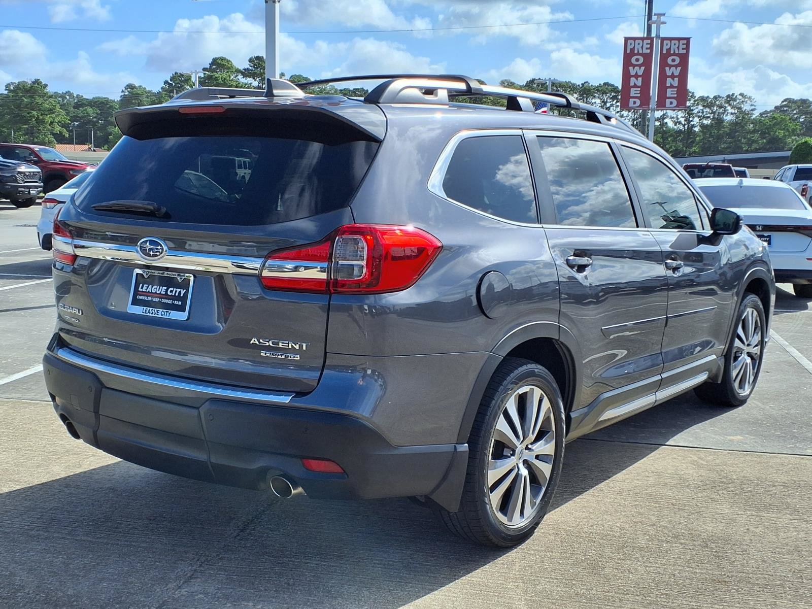Used 2021 Subaru Ascent Limited w/ Technology Package AWD/4WD image 4