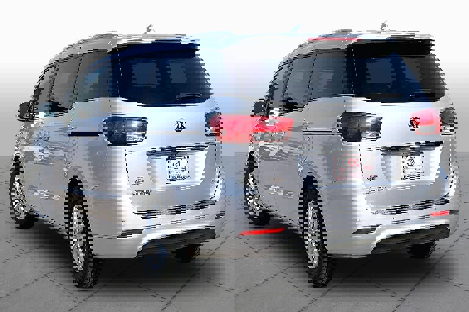 Used 2017 Kia Sedona LX w/ LX Essentials Premium Package image 11