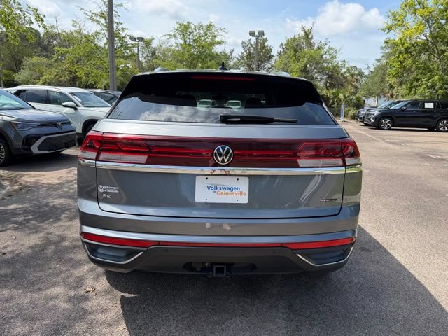 Used 2025 Volkswagen Atlas Cross Sport SE AWD/4WD image 4