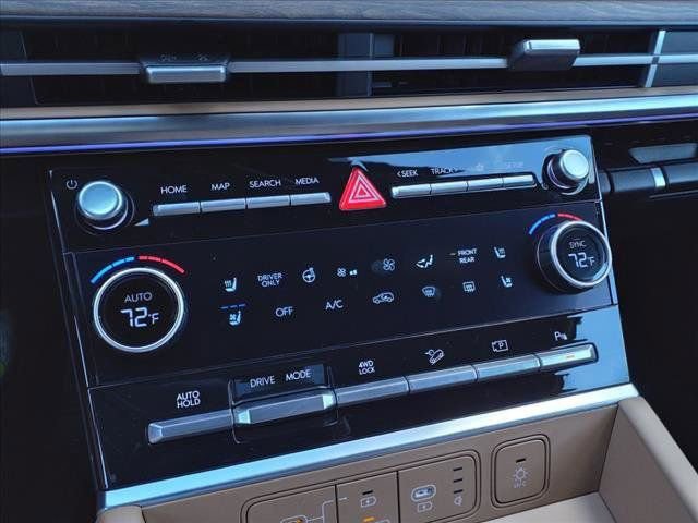 Used 2025 Hyundai Santa Fe Limited image 21