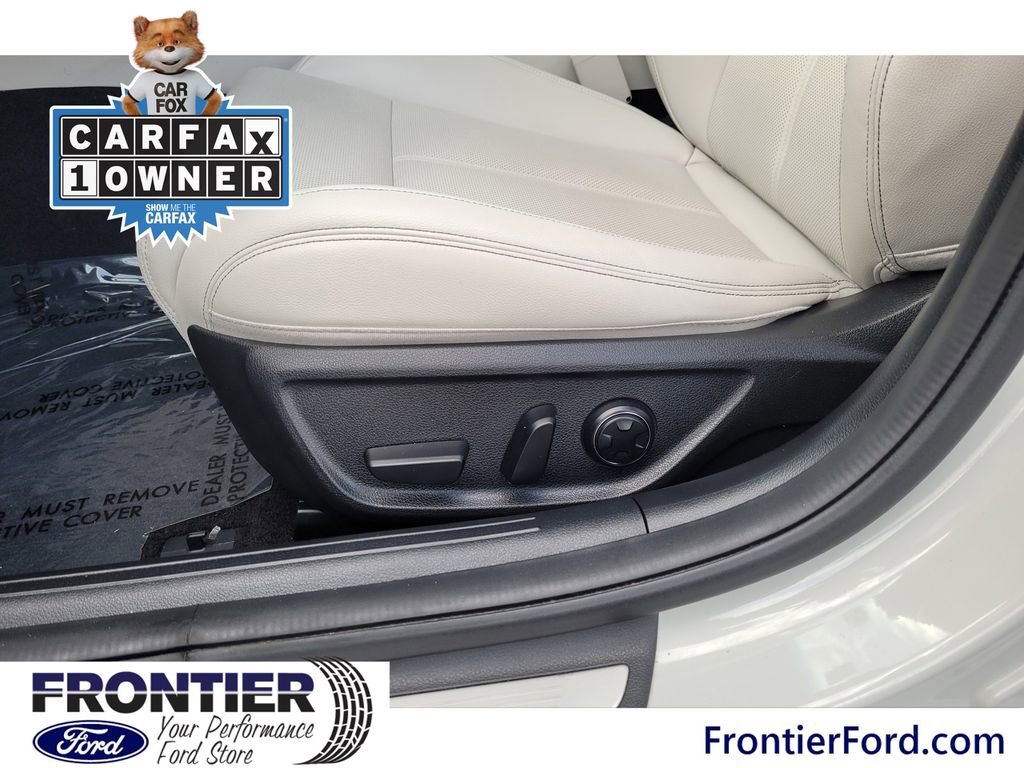 Used 2024 Genesis G70 2.5T image 13