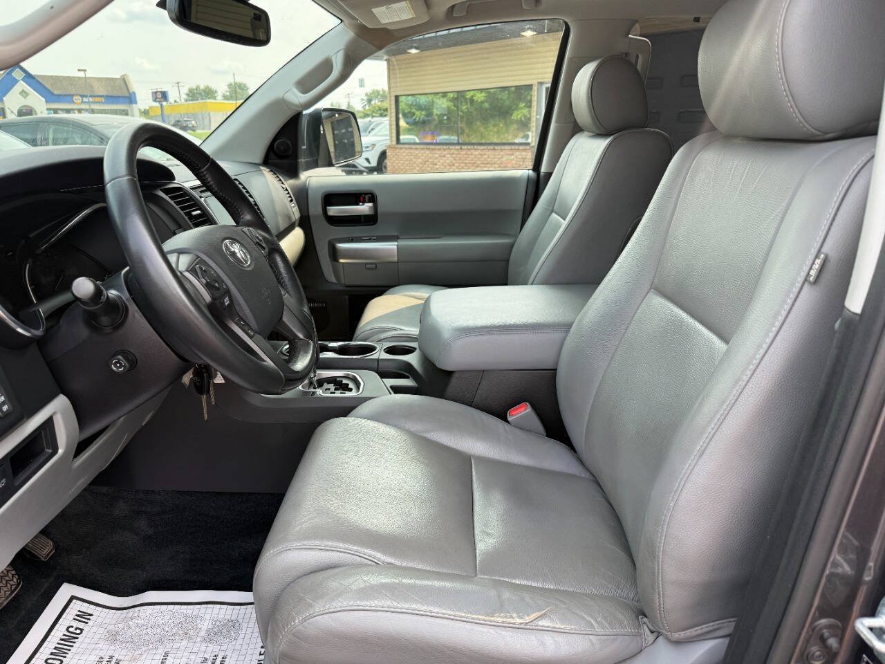 Used 2018 Toyota Sequoia Limited w/ Safety & Convenience Package AWD/4WD image 11