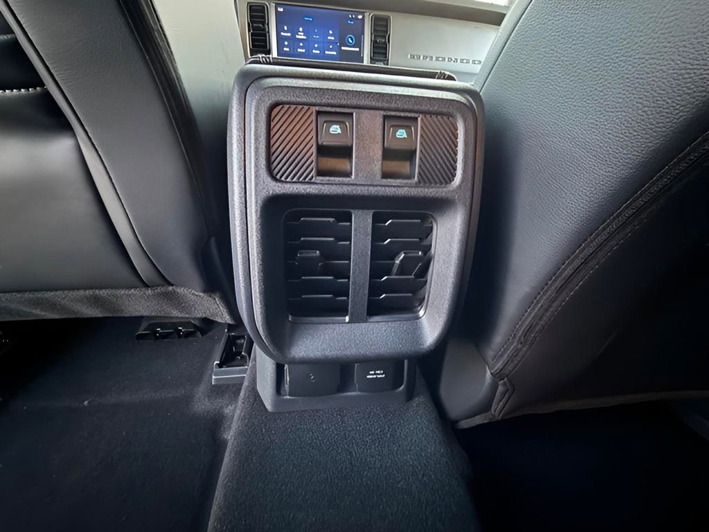 New 2025 Ford Bronco Outer Banks w/ Sasquatch Package image 22