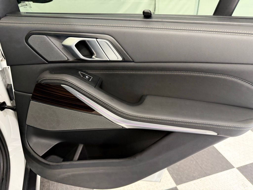 Used 2025 BMW X5 xDrive40i image 28