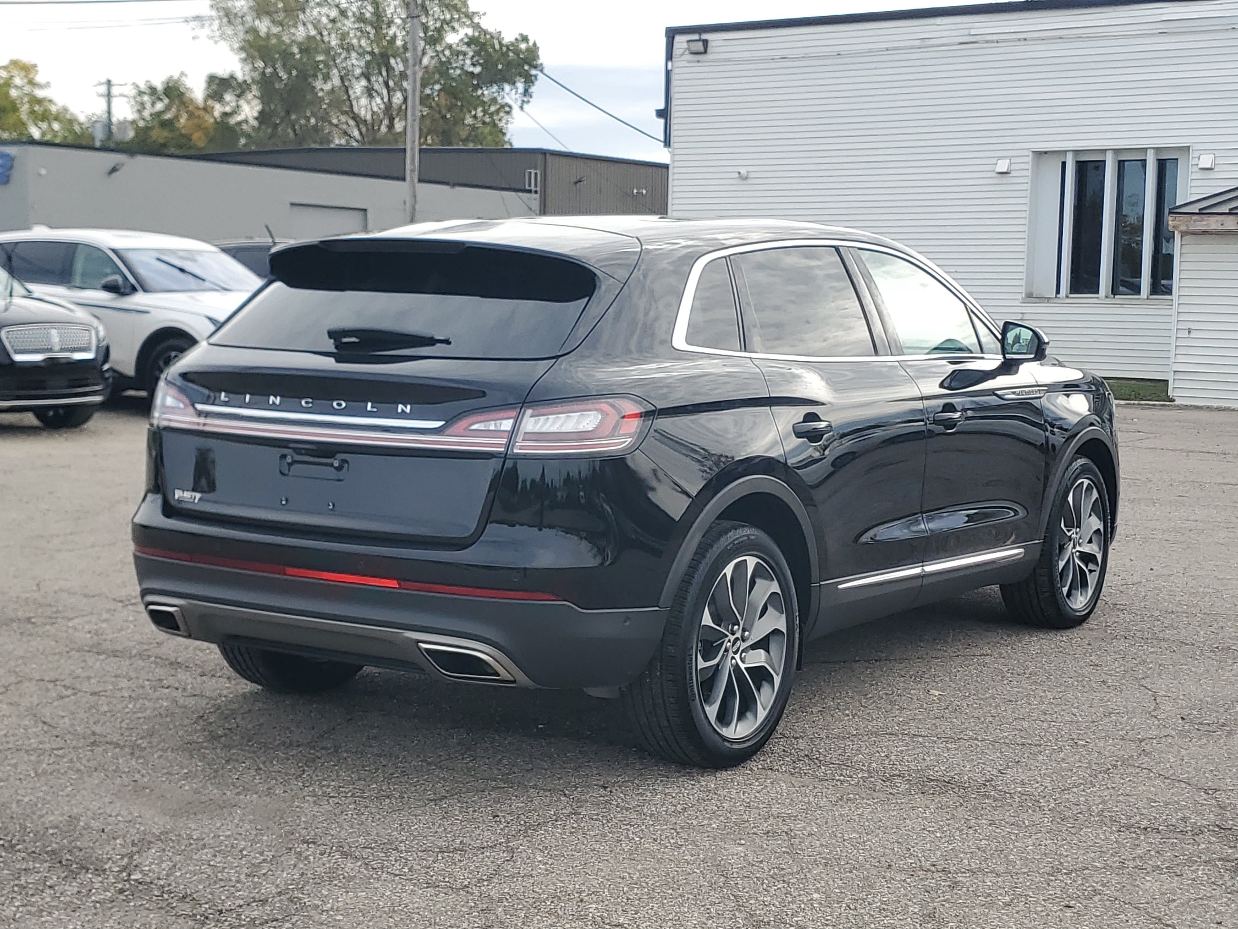 Used 2023 Lincoln Nautilus Reserve w/ Equipment Group 201A AWD/4WD image 6