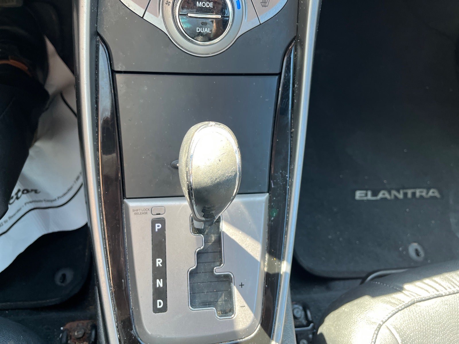 Used 2013 Hyundai Elantra Limited w/ Technology Pkg FWD image 24